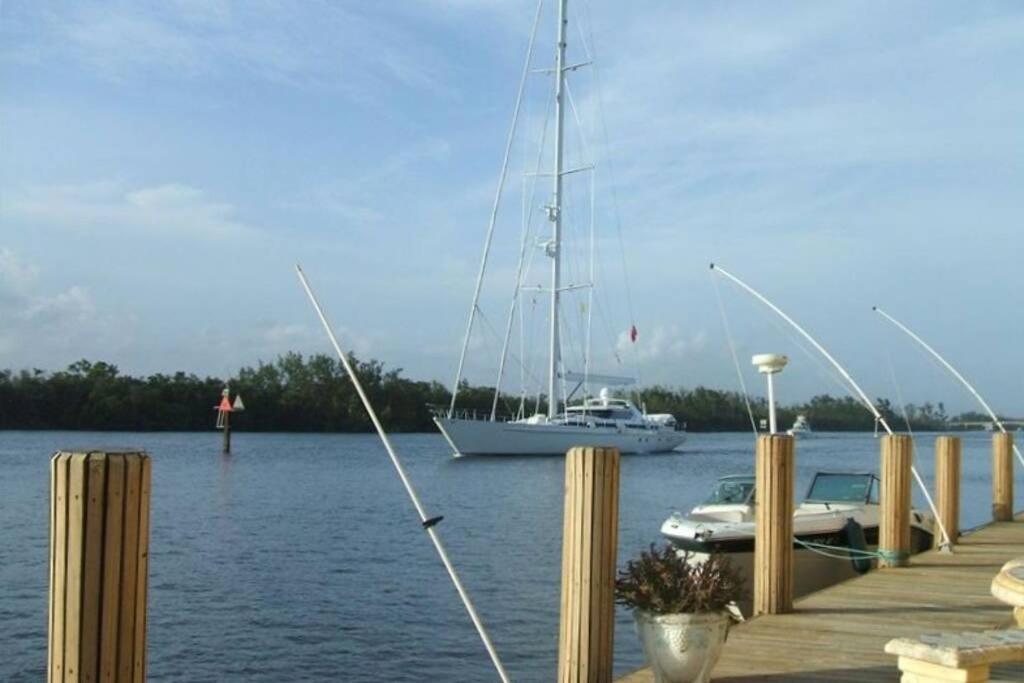 شقة Steps From The Beach Right On The Waterfront هوليوود المظهر الخارجي الصورة