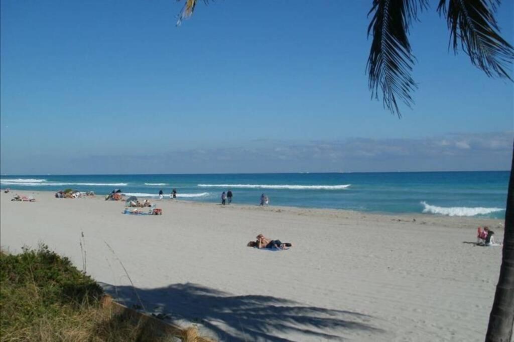 شقة Steps From The Beach Right On The Waterfront هوليوود المظهر الخارجي الصورة